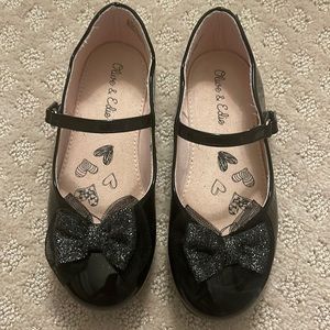 Olive & Edie “Bella Marie Jane” Flats. Black. Size 12.